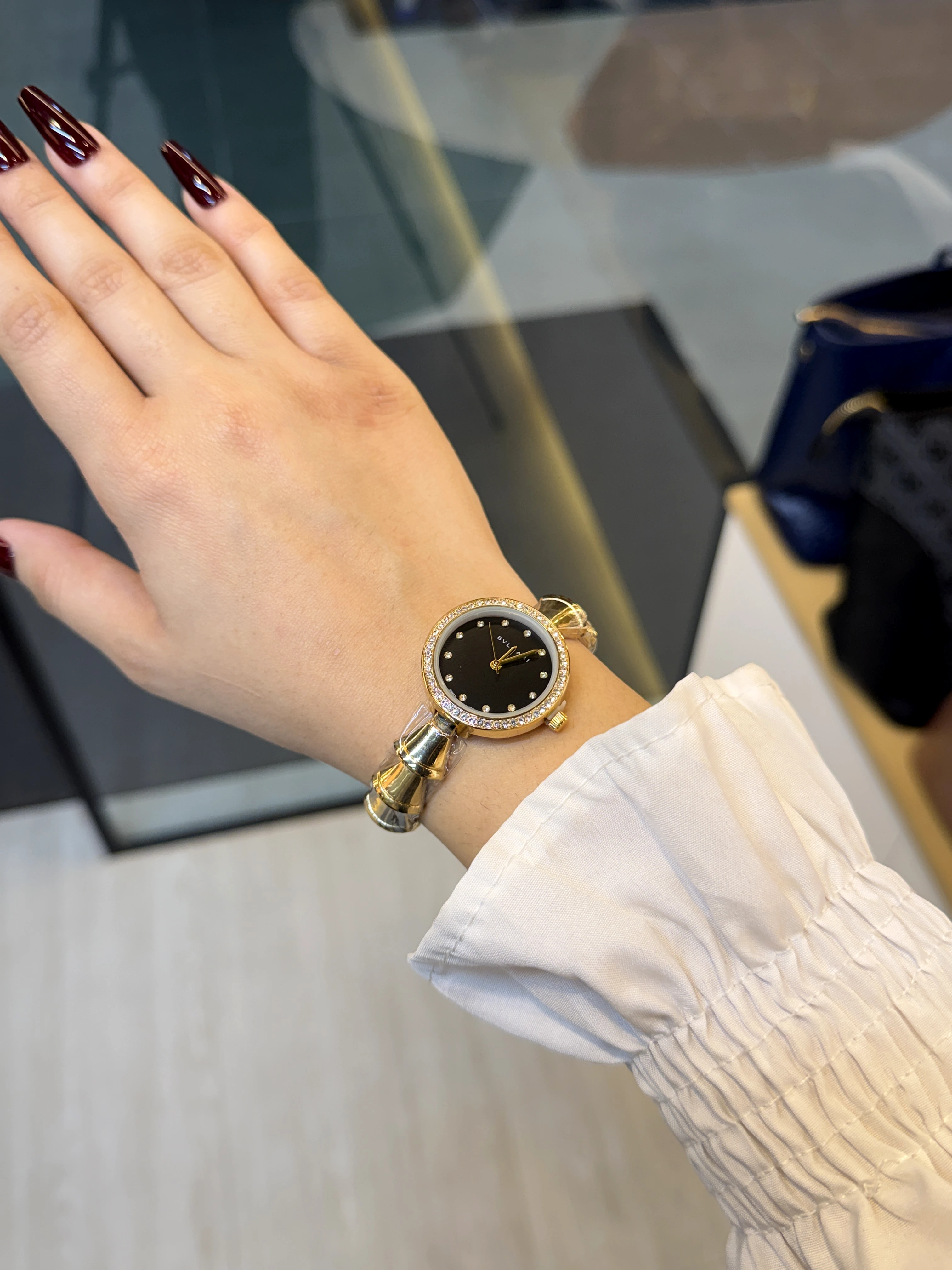 Premium Stainless Steel Watch BVL-001 (Black/Gold)