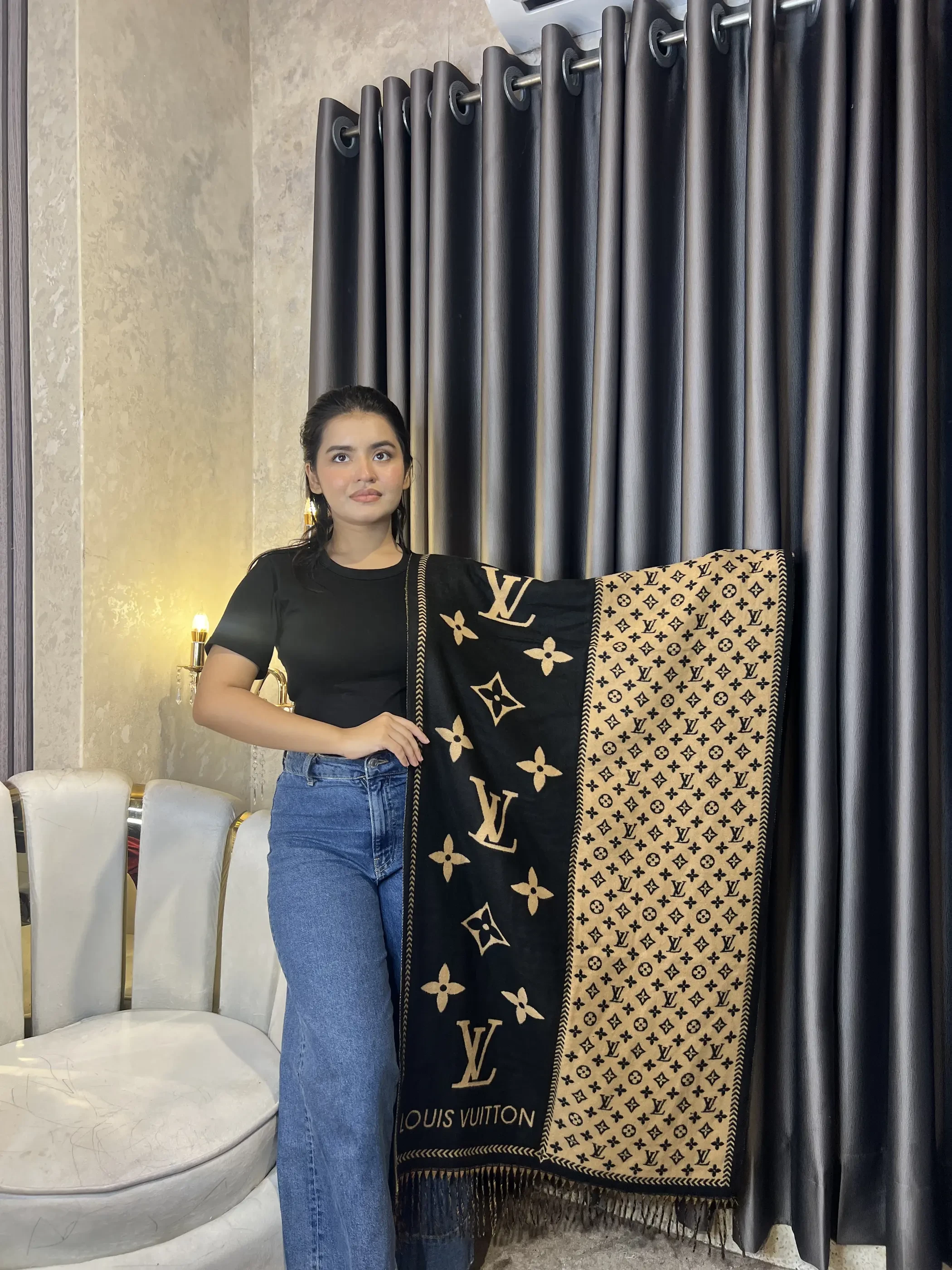 Winter Premium Shawl -LV-001 (Black&Khaki)