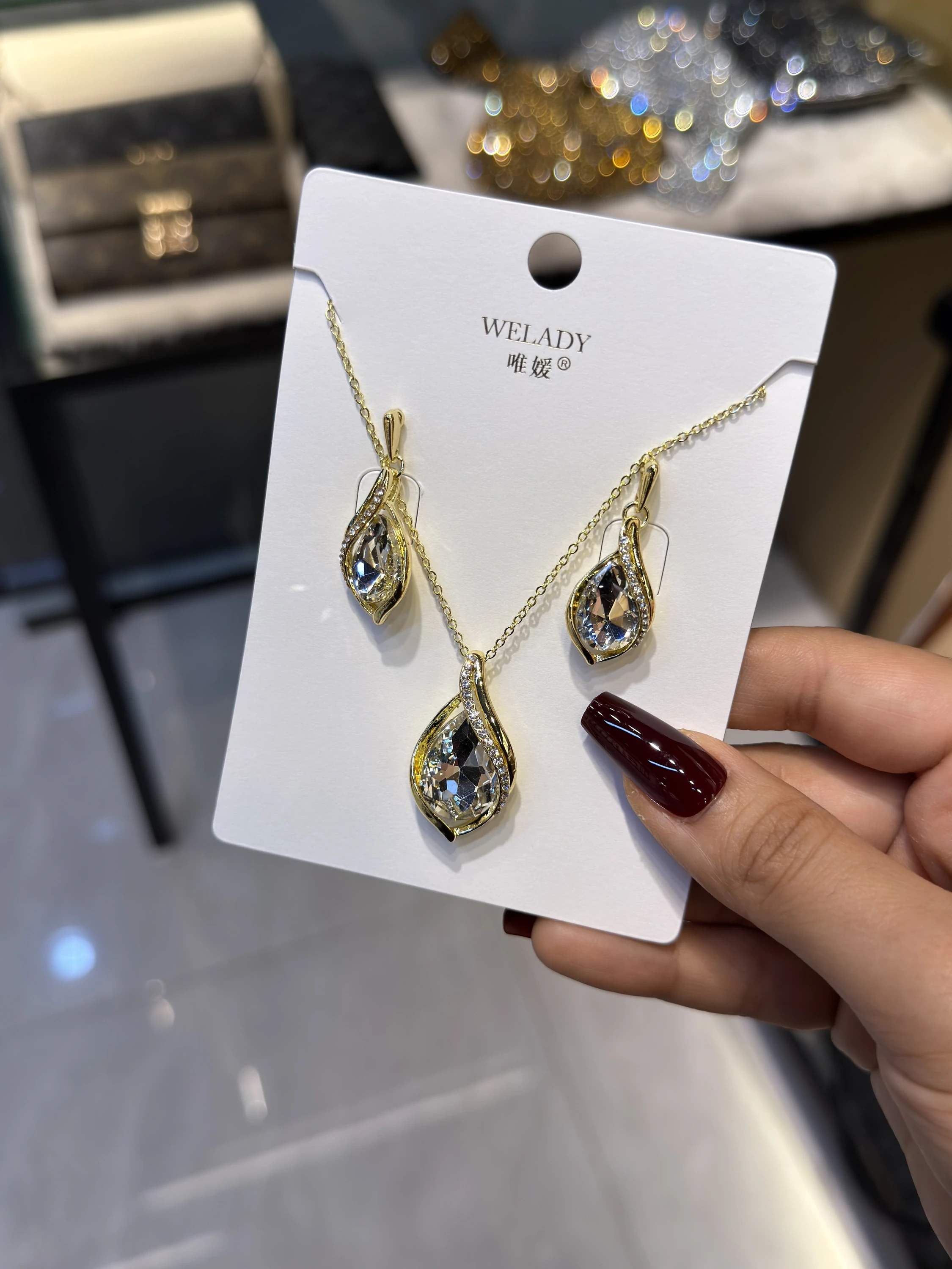 Exclusive Necklace Set – NKS-28 (White)