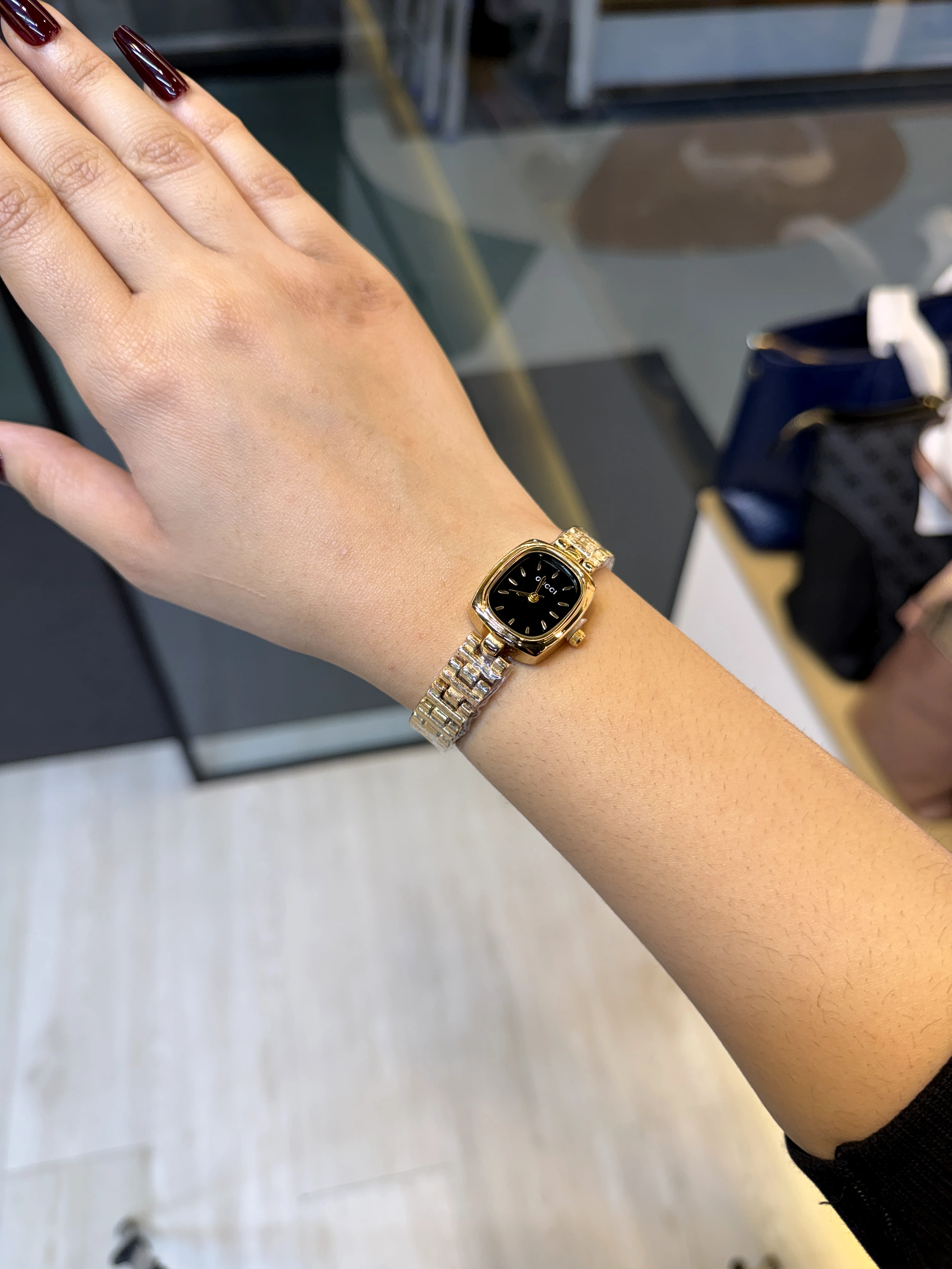 High-End Stainless Steel Watch GG-004 (Black/Gold)