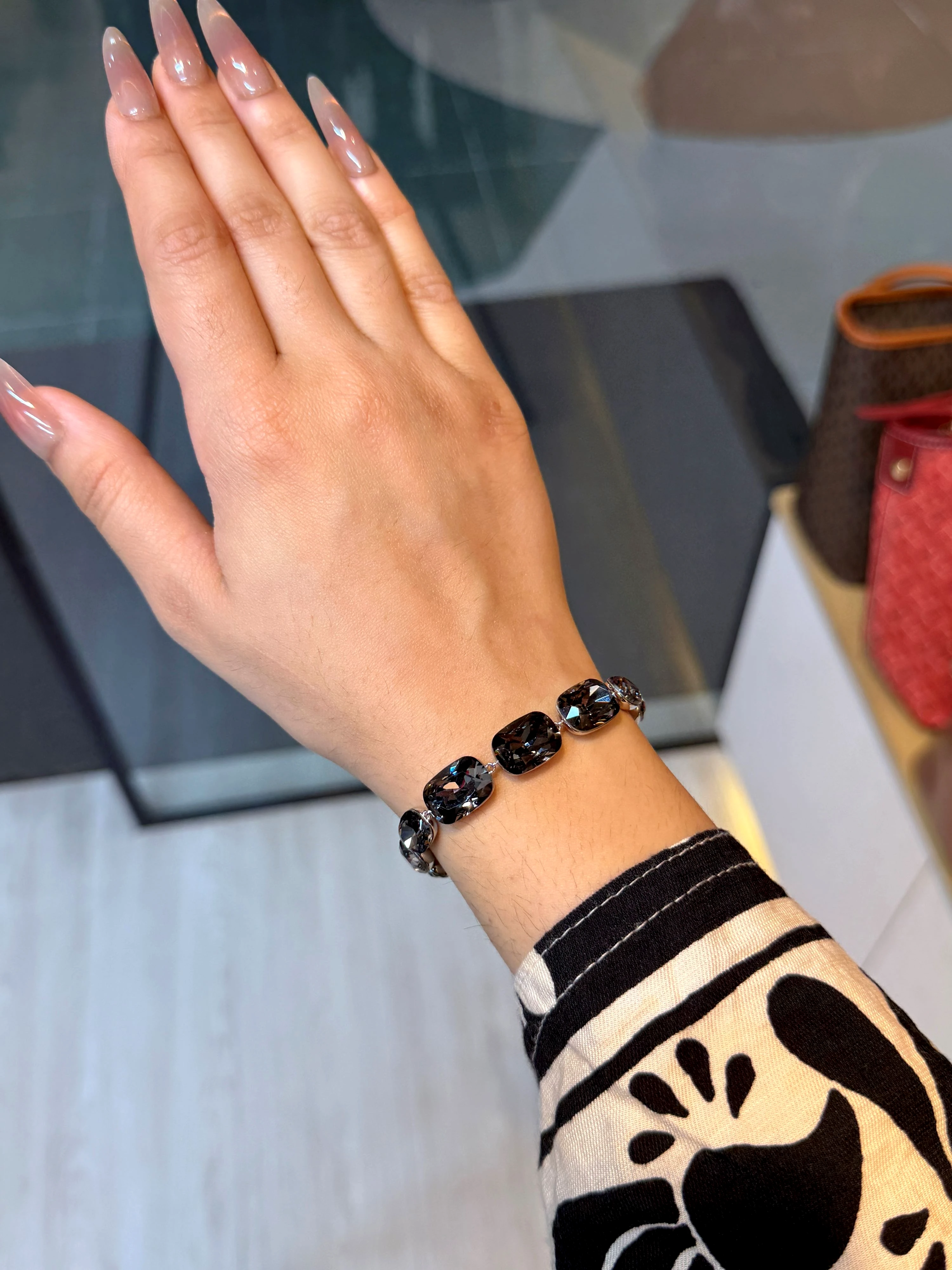 Premium Zircon Stone Bracelet - 9110823K003 (Black)