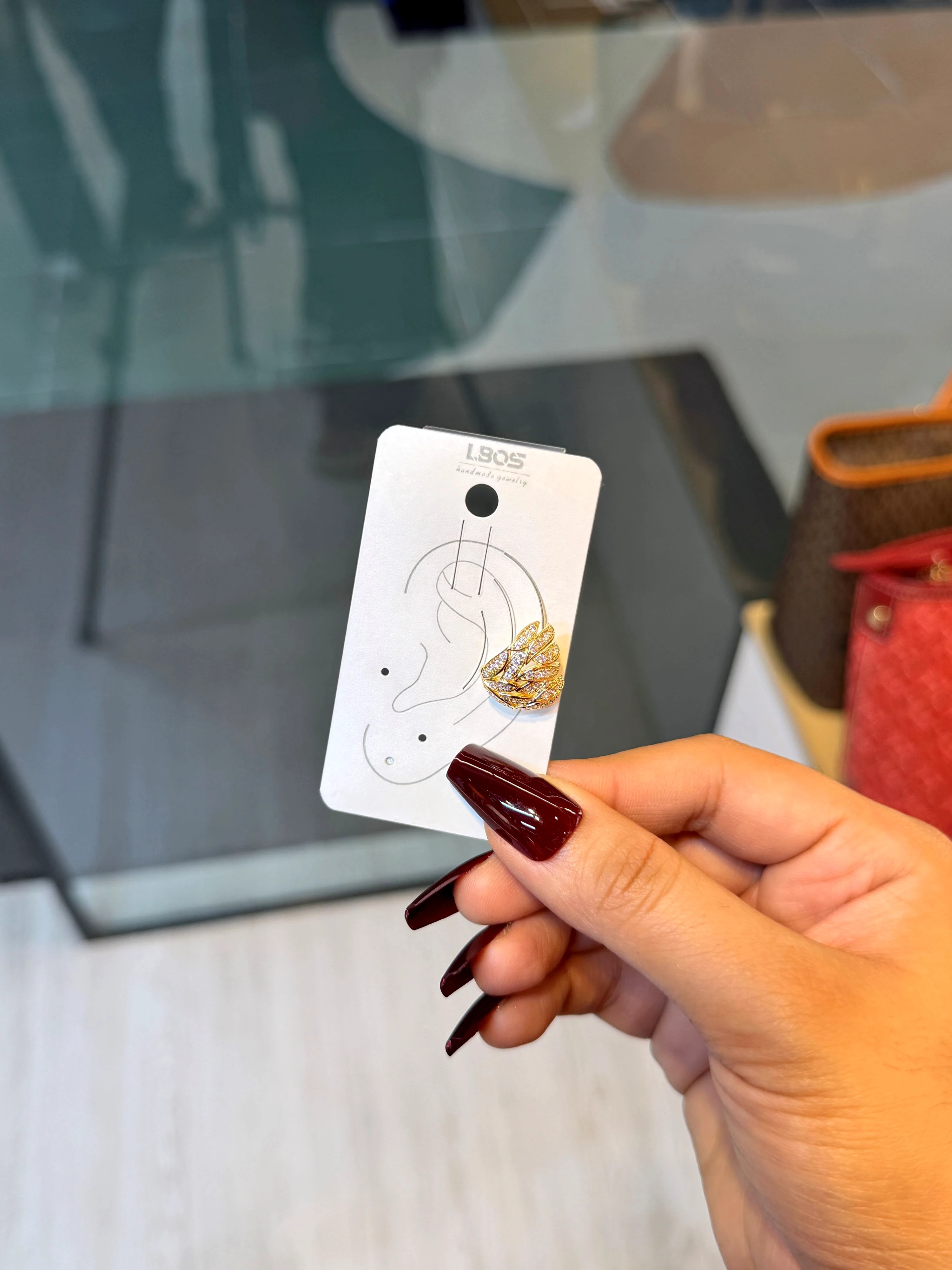 High-End Stone Ear Cuff -  1293062k002 (Golden)