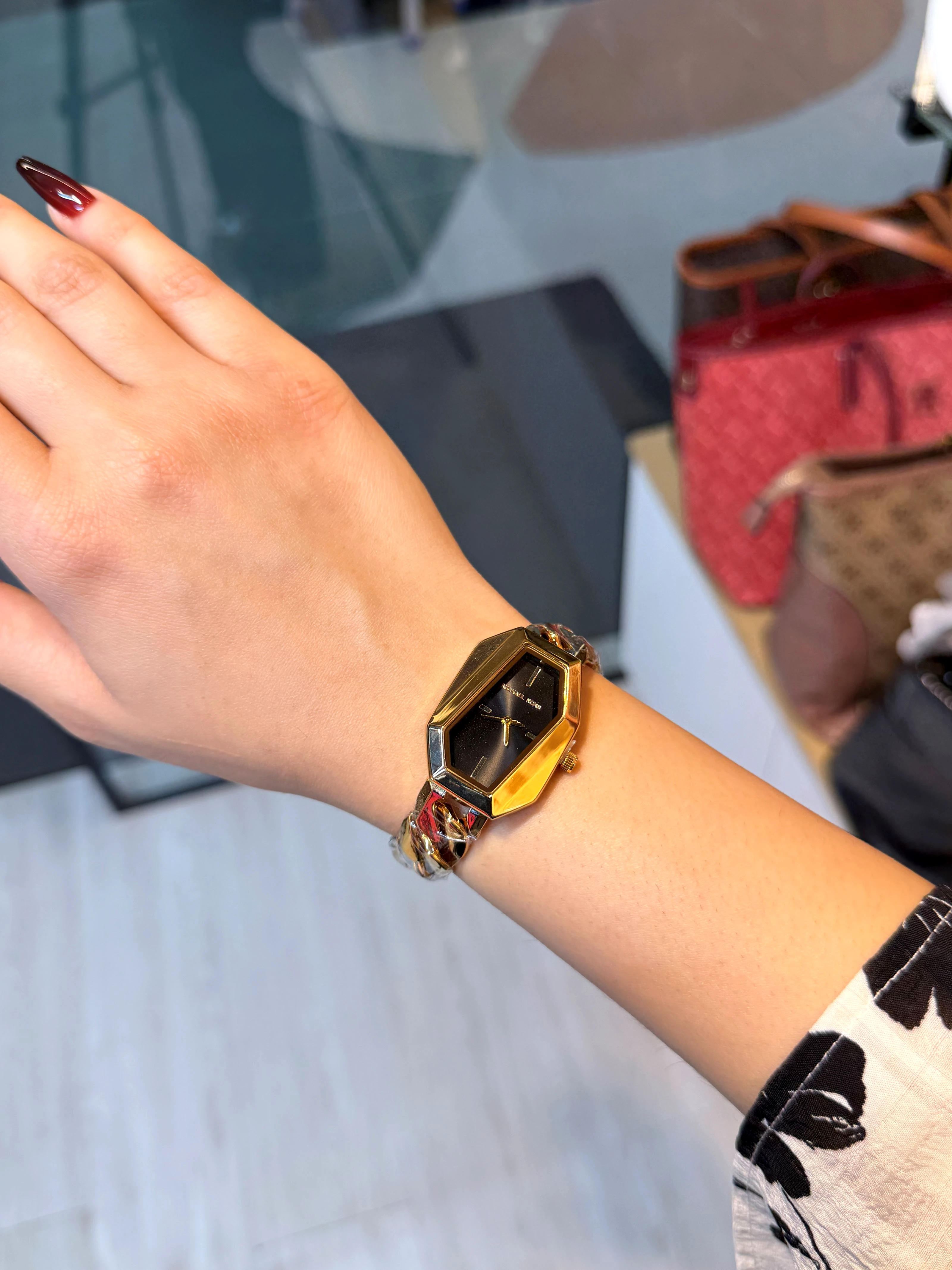 Premium Stainless Steel Watch MK-001 (Black/Gold)
