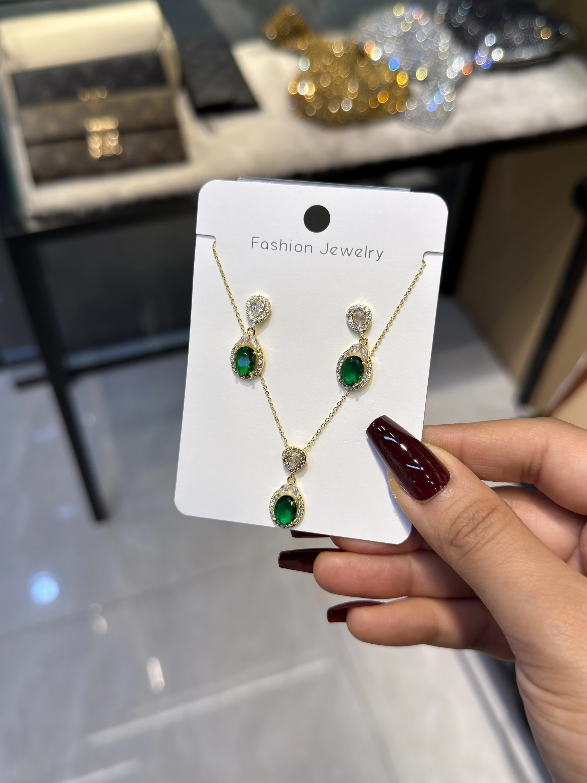 Exclusive Necklace Set – ATL-0167L (Emerald Green)
