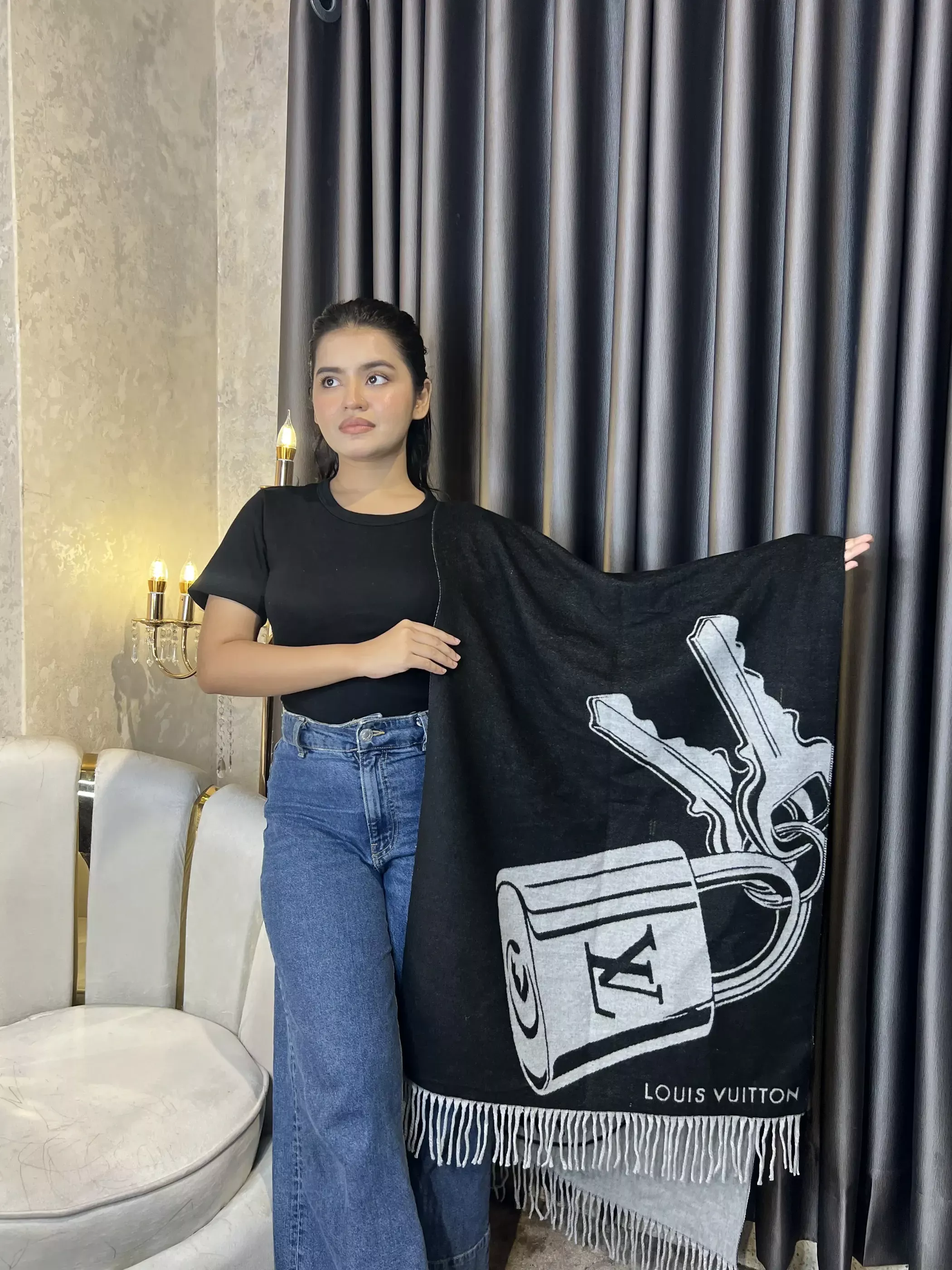 Winter Premium Shawl -LV-010 (Black&White)