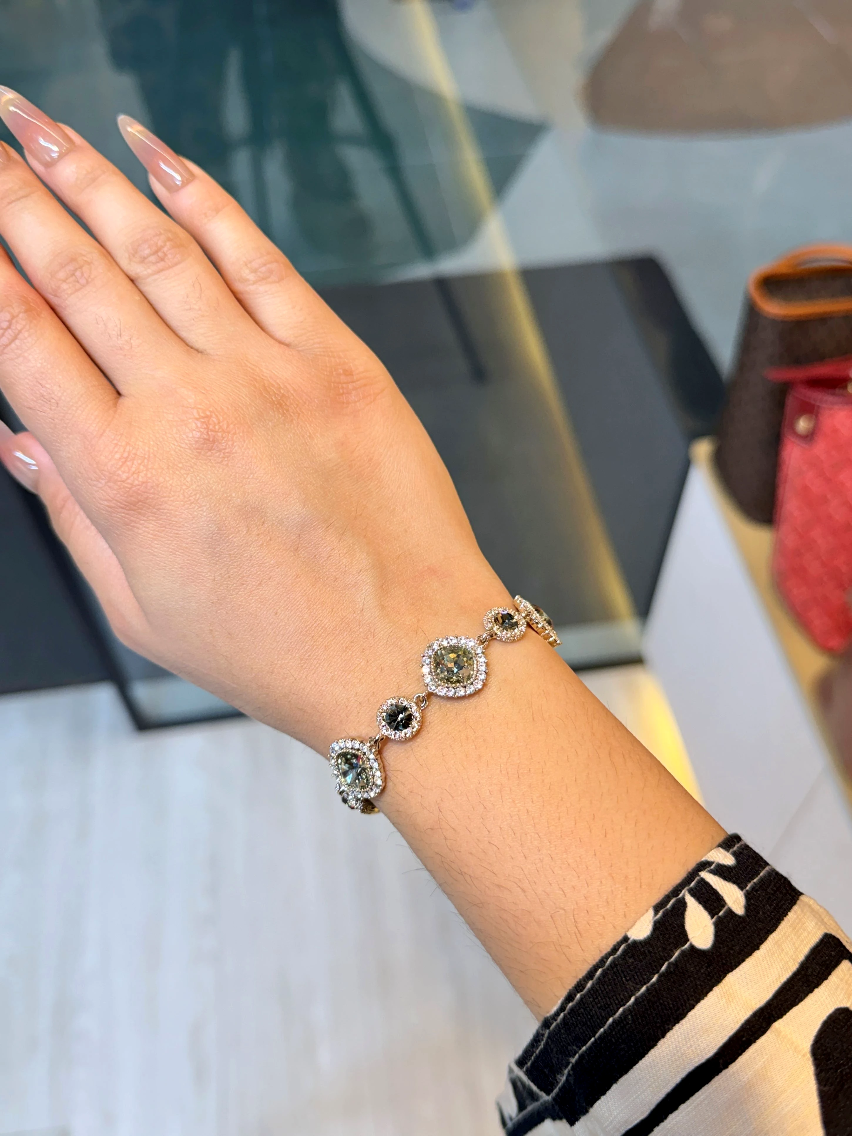 Premium Zircon Stone Bracelet - 9106595K082 (Grey)
