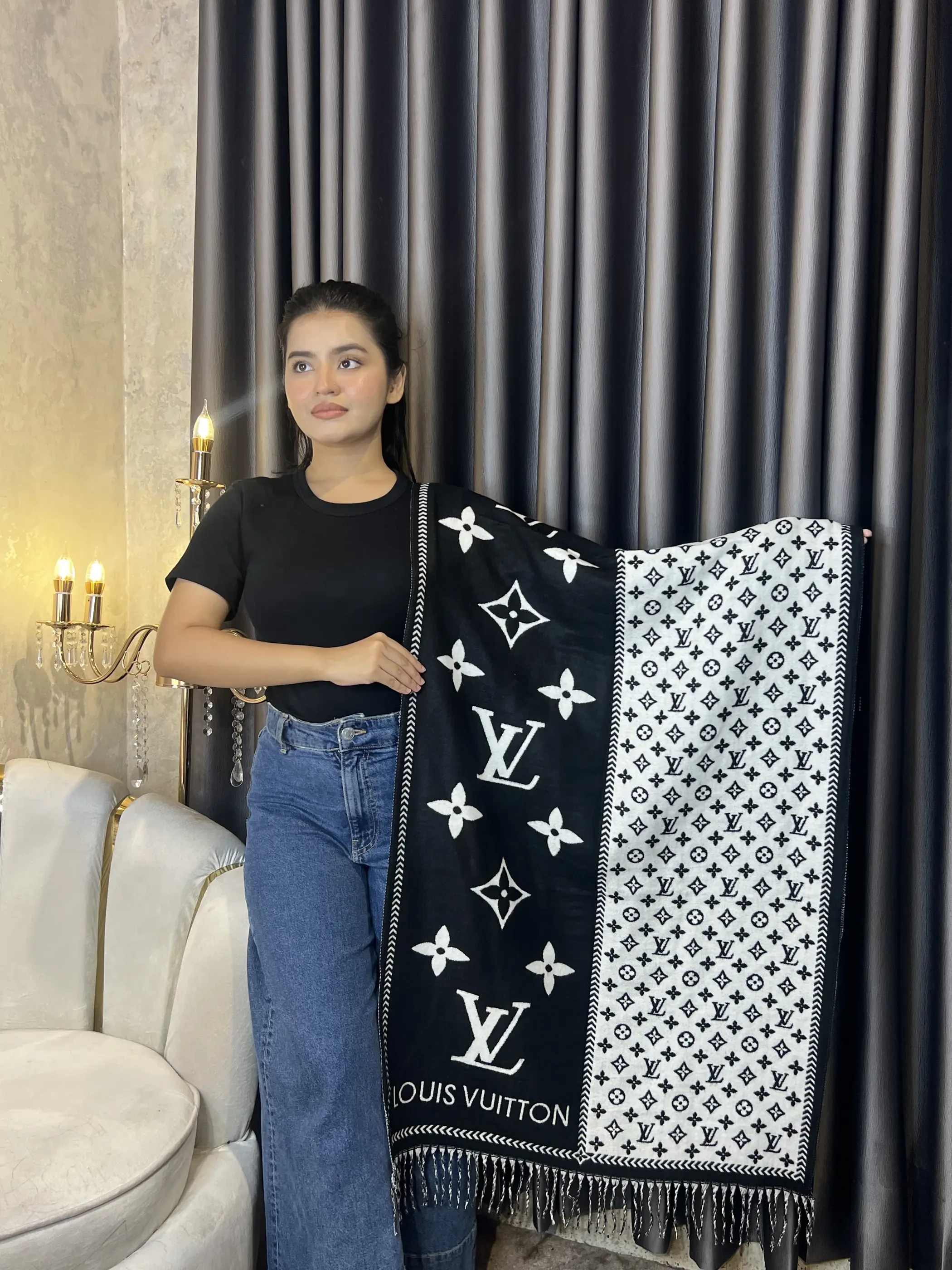 Winter Premium Shawl -LV-001 (Black&White)