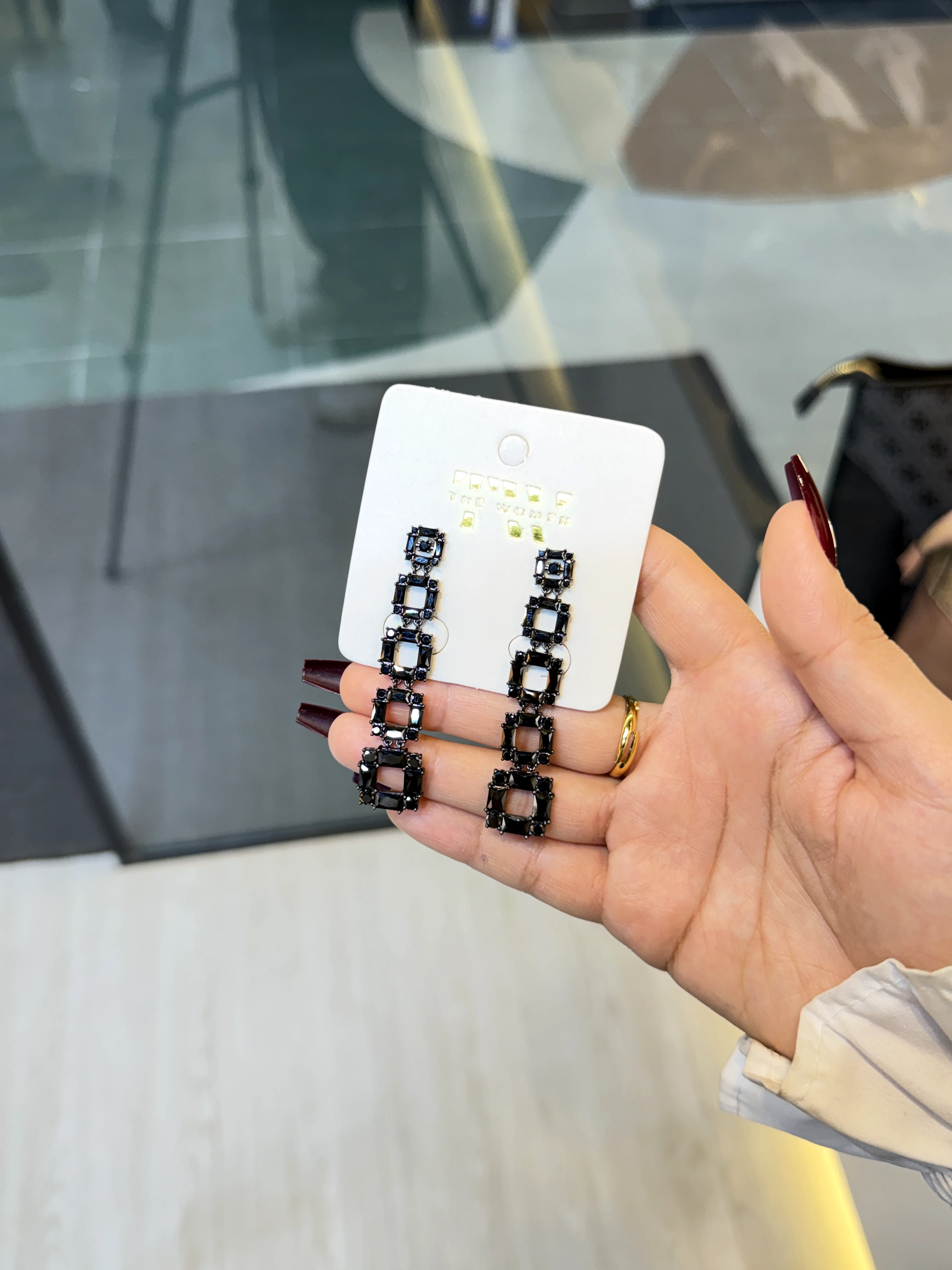 Premium Stone Earring - 1176886K404 (Black)