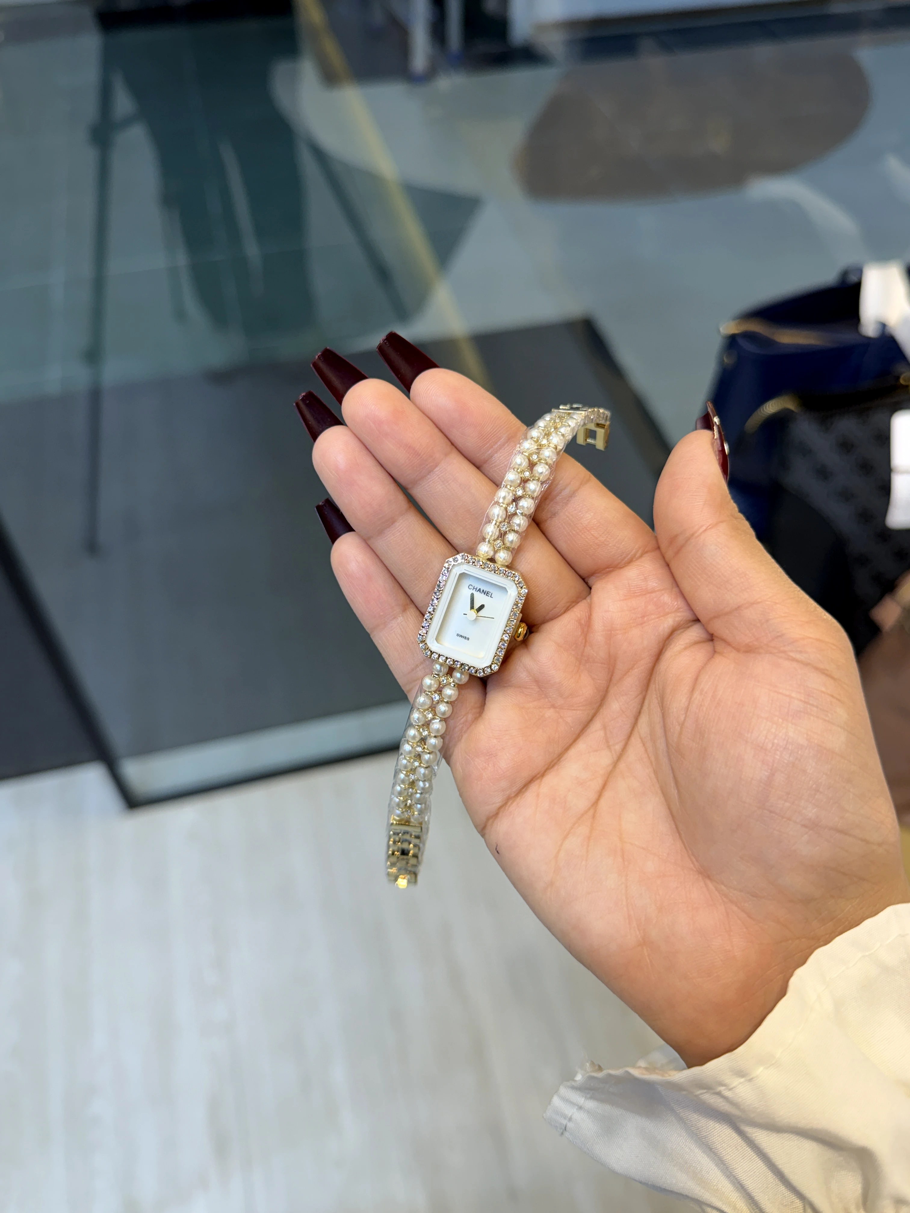 Premium Stainless Steel Watch CHN-004 (White/Gold)