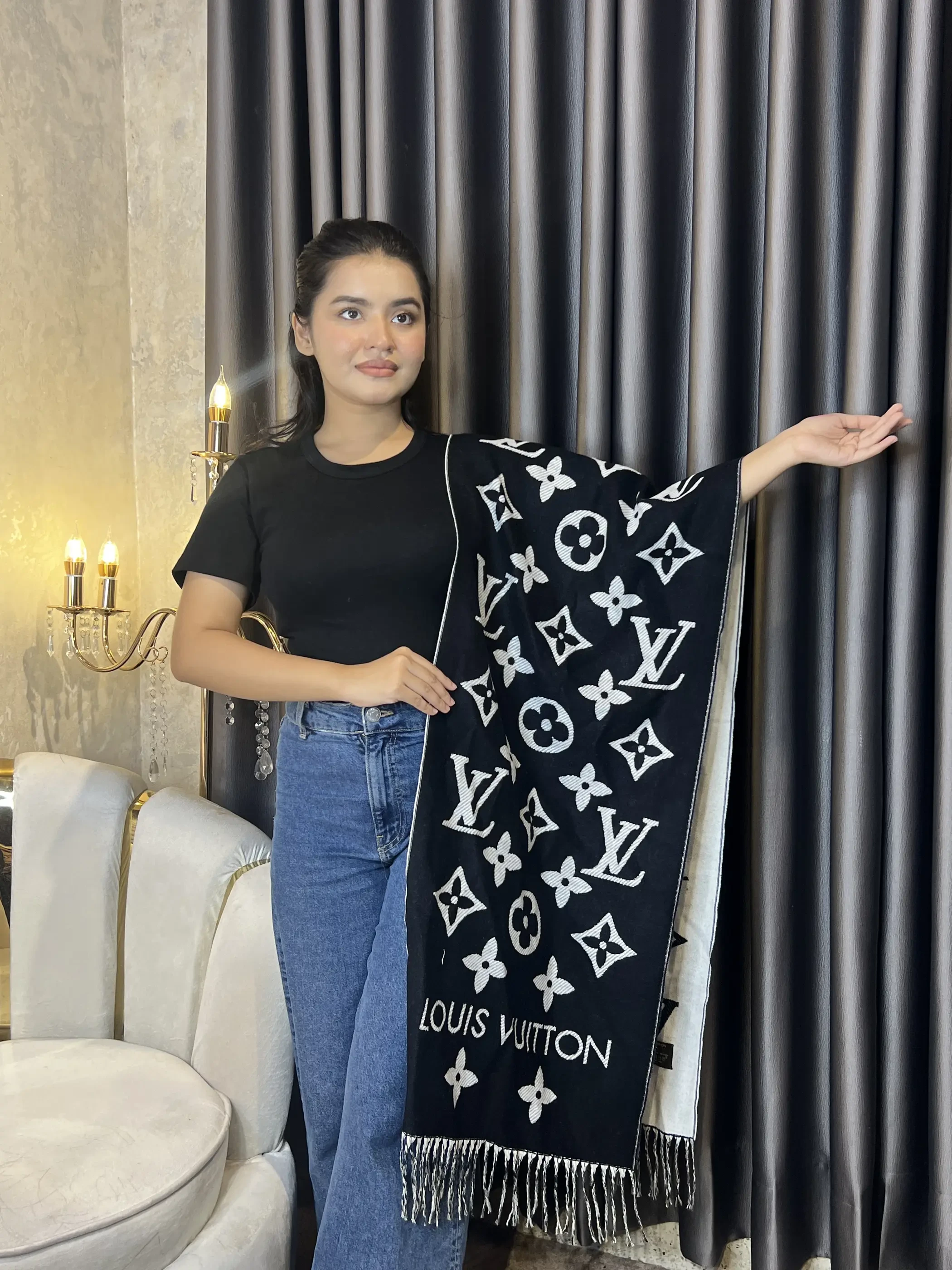 Winter Premium Shawl -LV-005 (Black&White)