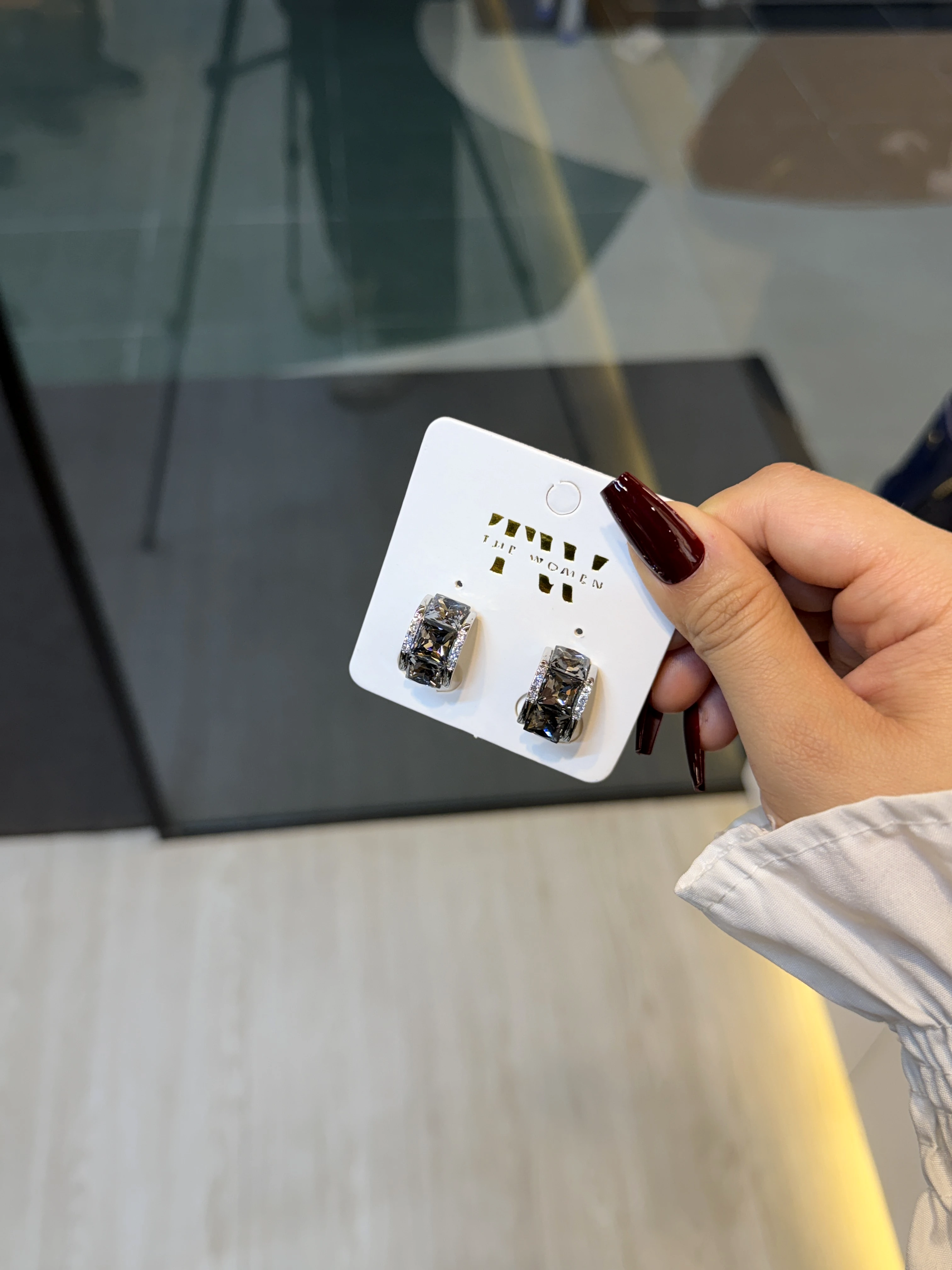 Premium Stone Earring - 1318267K669 (Grey)