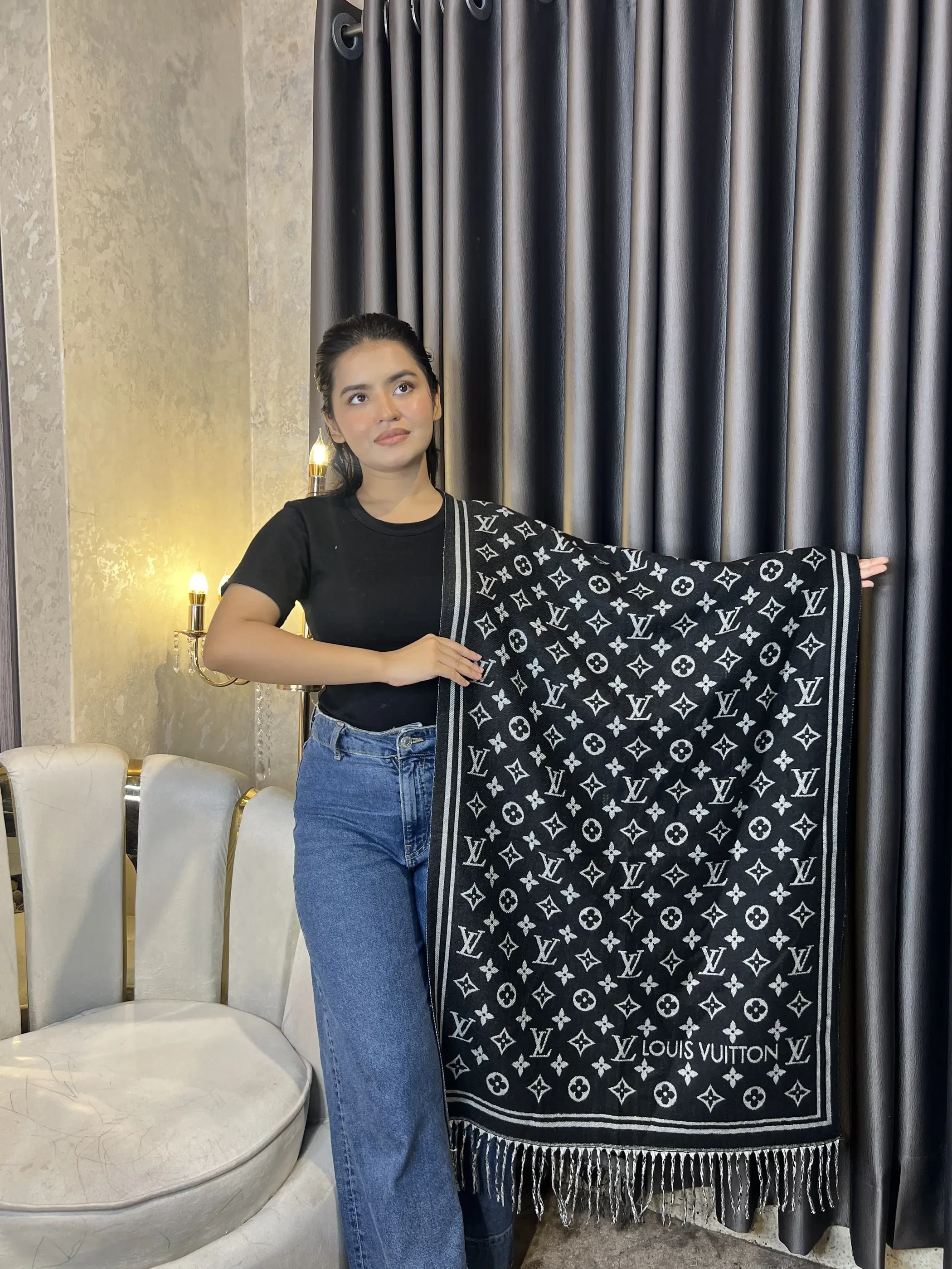 Winter Premium Shawl - LV-017 (Black)