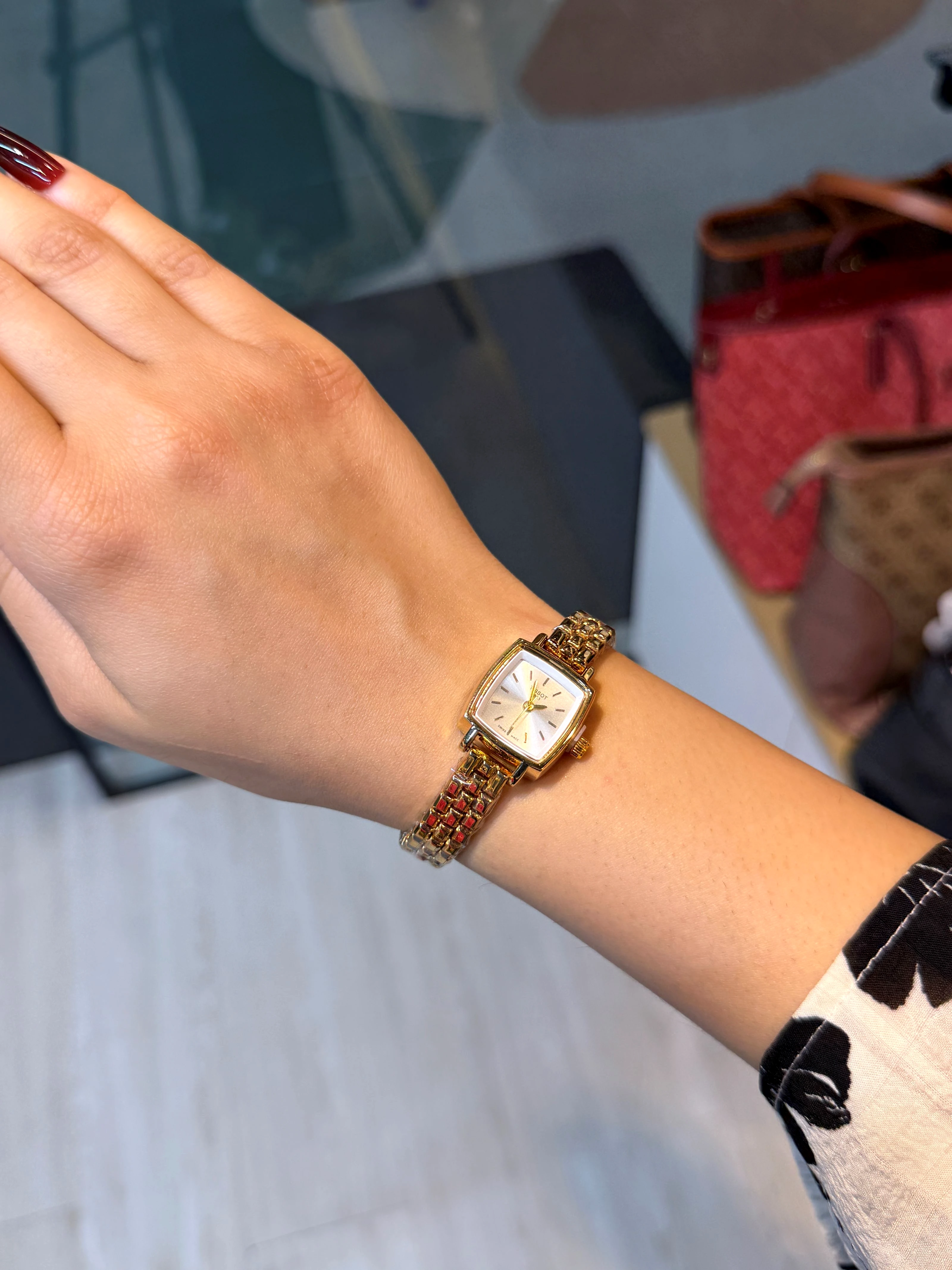 Premium Stainless Steel Watch TOT-003 (White/Gold)